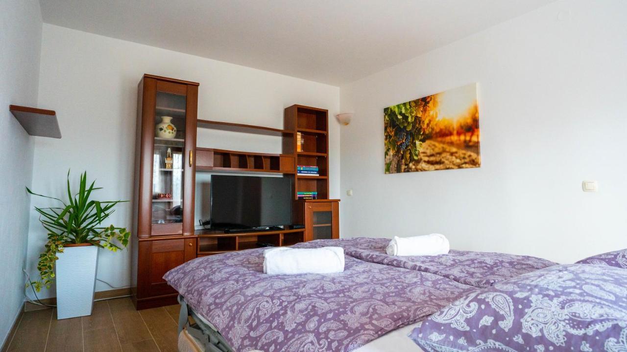 Apartma Tri Oljke Dobrovo Exterior photo