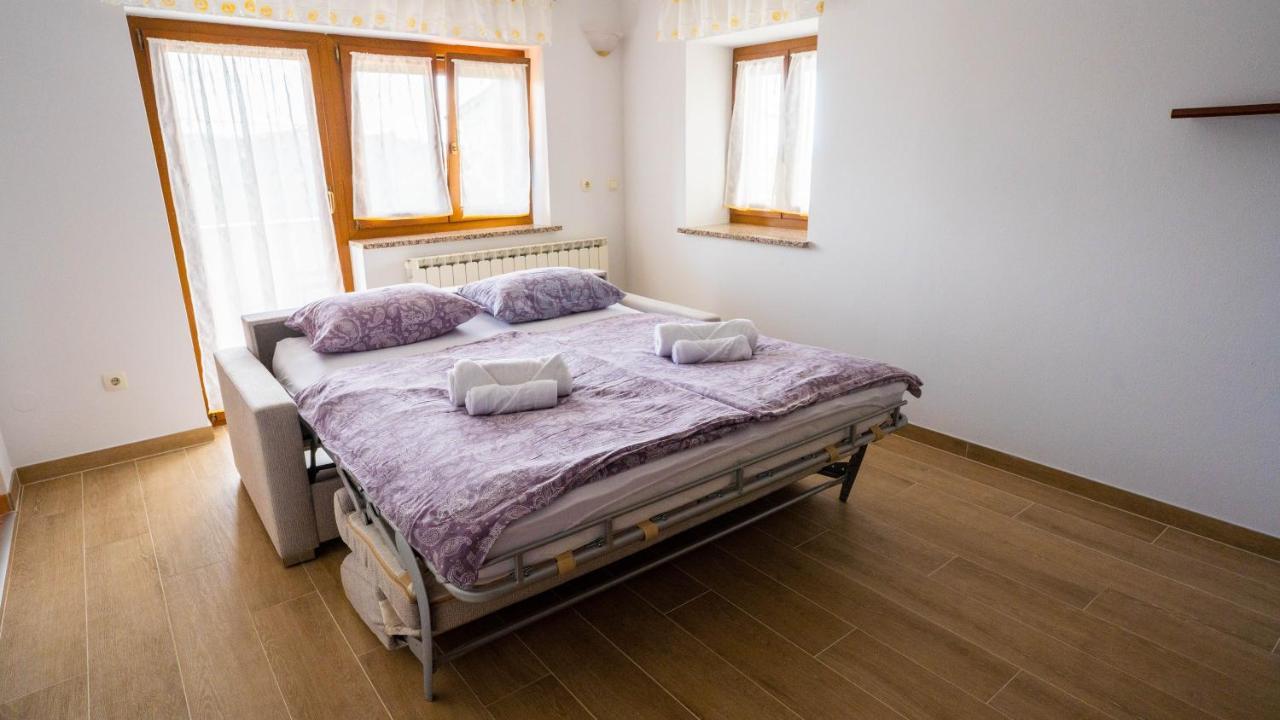 Apartma Tri Oljke Dobrovo Exterior photo
