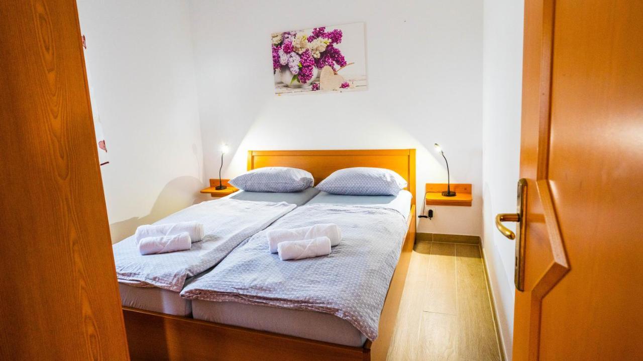 Apartma Tri Oljke Dobrovo Exterior photo