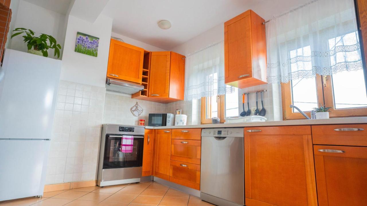 Apartma Tri Oljke Dobrovo Exterior photo